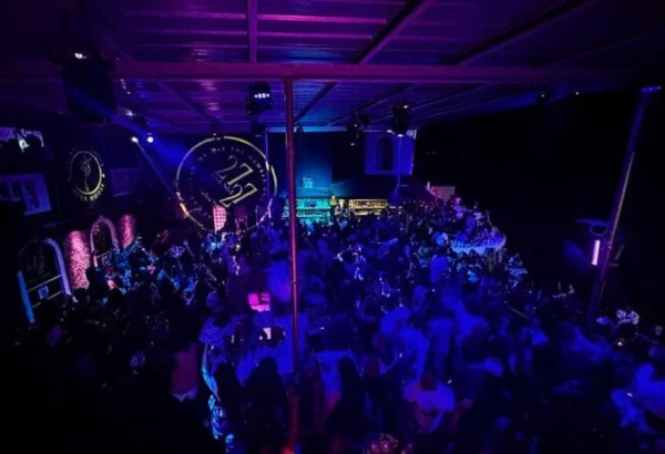 Lounge 27/27 Nightlife Tour
